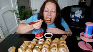 Мукбанг Роллы Темпура с креветкой, крабом, лососем и курицей. Спринг ролл с креветкой.