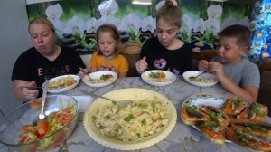 мукбанг. макароны в сливочном соусе с курицей, бутерброды со шпротами