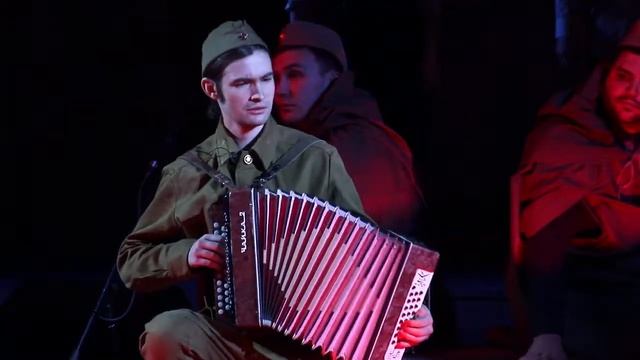 В землянке смотреть онлайн