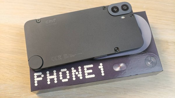 CMF PHONE 1 - АКТУАЛЕН ЛИ СЕЙЧАС?