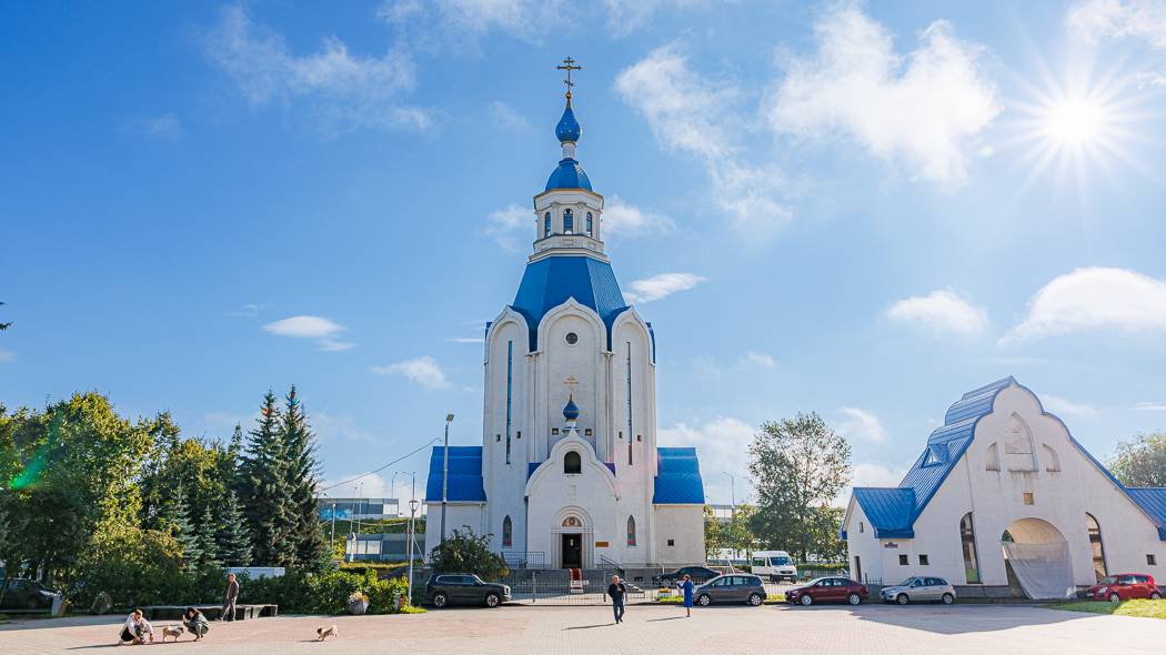 Божественная литургия в храме Воскресения Христова в Шушарах смотреть онлайн