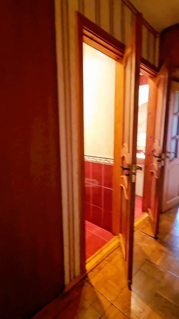 Продажа: Семейная квартира с тремя изолированными комнатами в кирпичном доме Реутов, пр.Мира, 43