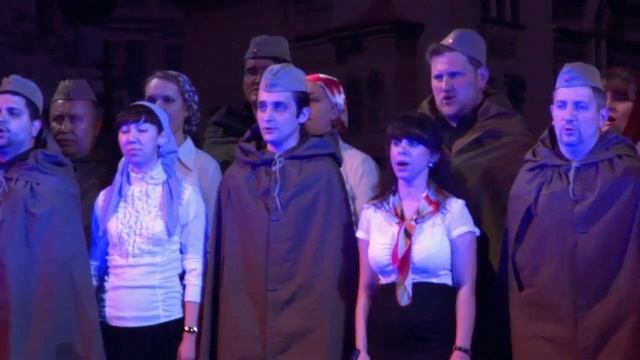 Грустная военная песня в исполнении саратовского хора смотреть онлайн