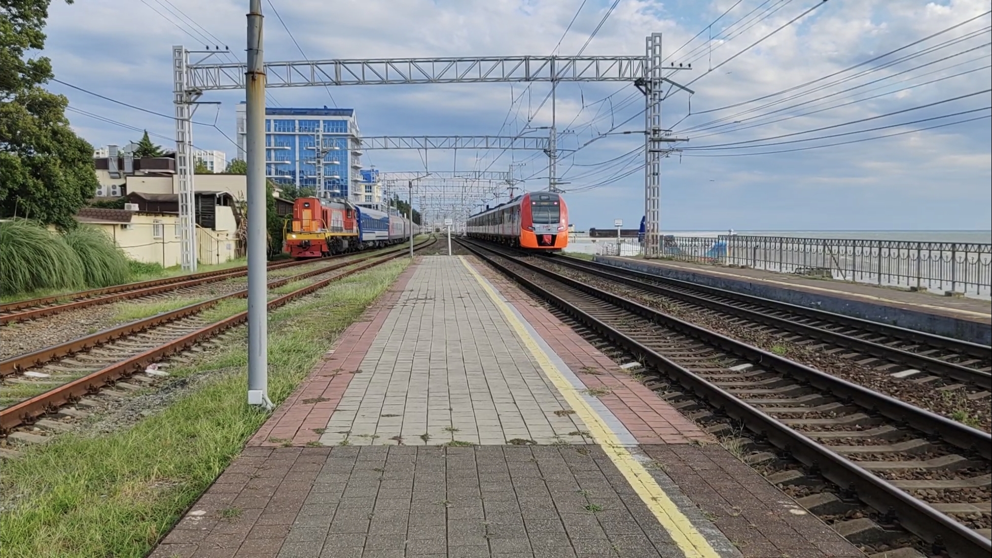 Шторм на Черноморском побережье, поезда на станции Известия. 5 часть