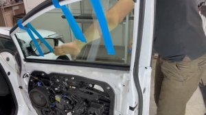 Инструкция по снятию обшивок и разборке дверей на Kia Ceed