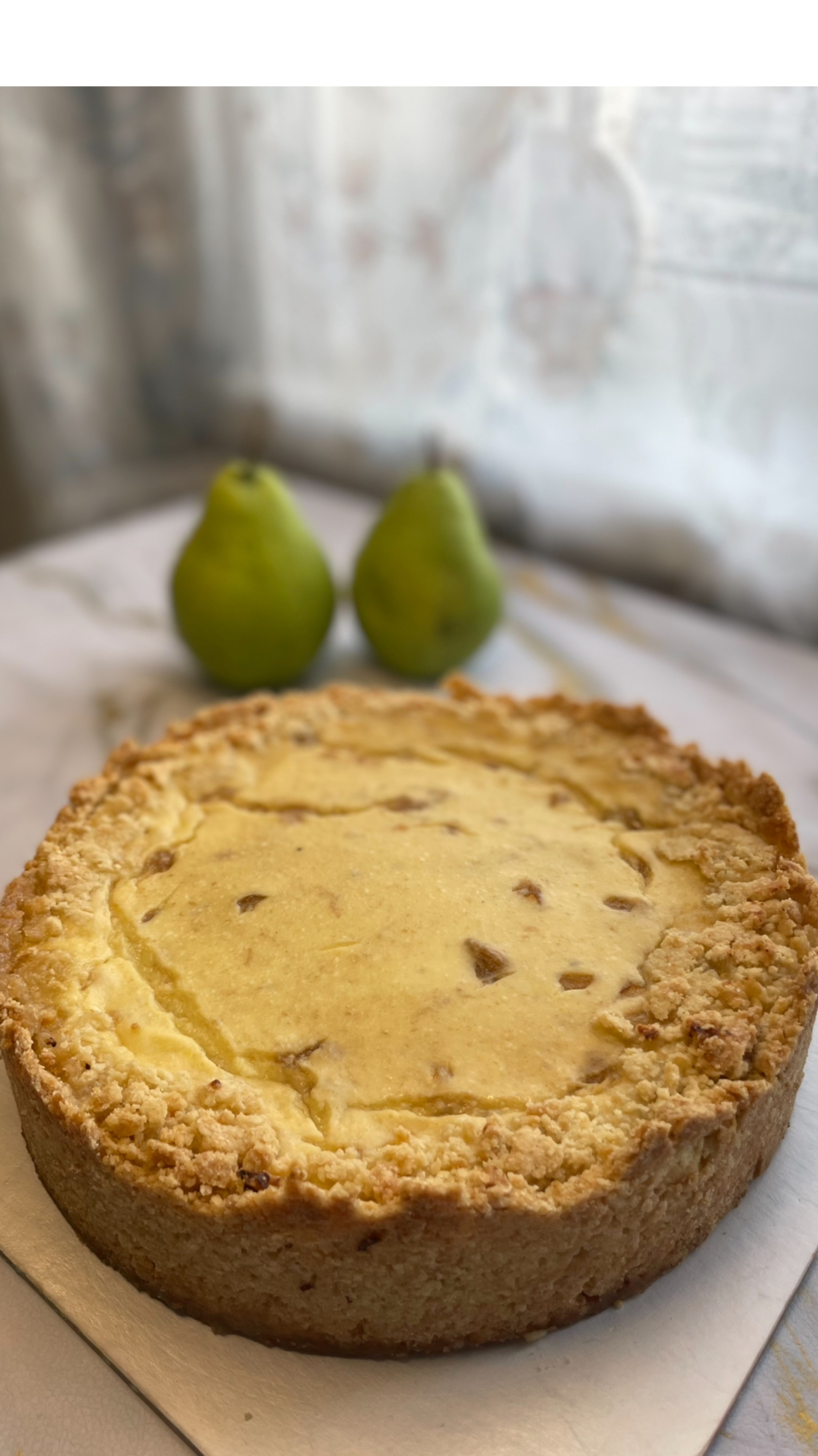 У моей свекрови в этом году в саду Грушевый Рай 😁🍐Поэтому ловите рецепт ЧИЗКЕЙКА из ГРУШ 🥧🍐