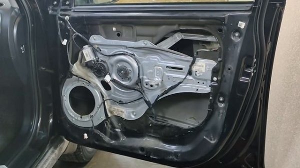 Kia Sportage 3  Шумка и музыка