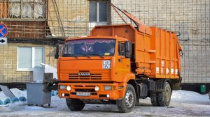 Мусоровоз МКМ-4605 (МК 4453-05) на шасси КамАЗ-53605-62 (Н 999 УМ 22) / KAMAZ garbage truck.