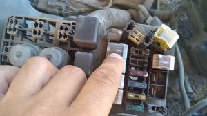 Mitsubishi Galant 6 ПРЕДОХРАНИТЕЛИ ПОД КАПОТОМ