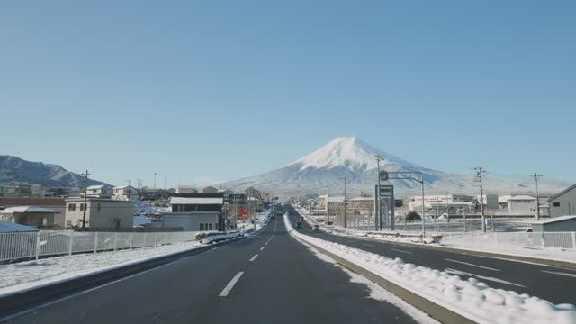Япония. Живописная поездка из центра Токио к горе Фудзи в формате 4K смотреть онлайн