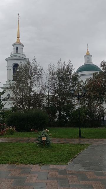 Троицкая церковь и мечеть Ас-Салям