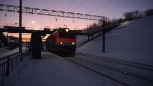 Электровоз ЭП1-145 и закат.