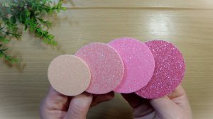 Один способ сборки, но получаются разные идеи цветов из глиттерного фоамирана своими руками