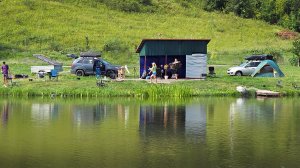 ВЕЛИКАНЫ КЛЮЮТ ПОСЛЕ ШТОРМА! Семейная рыбалка с ночевкой
