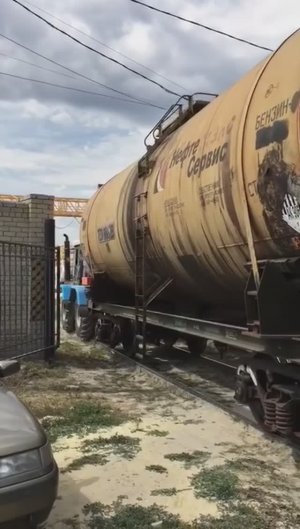 Локотрактор КРТ-1 производства ООО "Ригель АВ-Белгород", маневровые работы