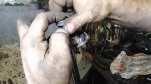 Замена передней стойки Skoda Rapid