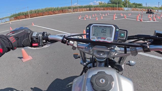 Мотошкола - маневрирование в ограниченном пространстве смотреть онлайн