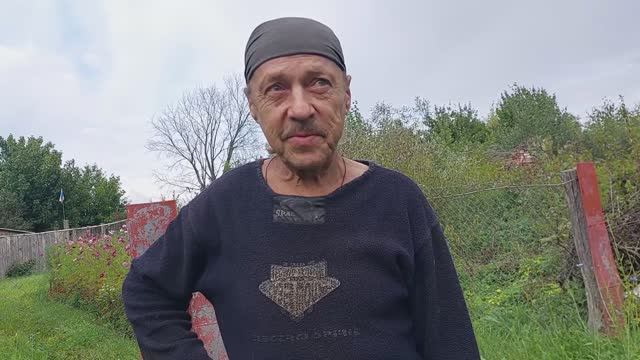 Олег угощает яблоками. смотреть онлайн