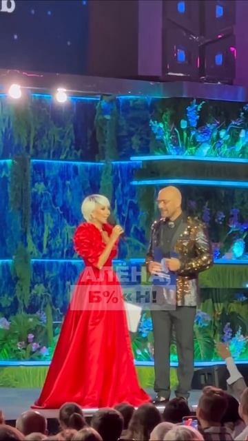 Лера Кудрявцева завершает фестиваль «Новая волна» в Казани в новом образе #shorts #аленаблин смотреть онлайн