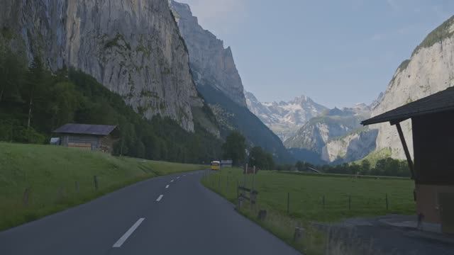 Швейцария. Поездка от Лаутербруннена до Гриндельвальда в формате 4К смотреть онлайн
