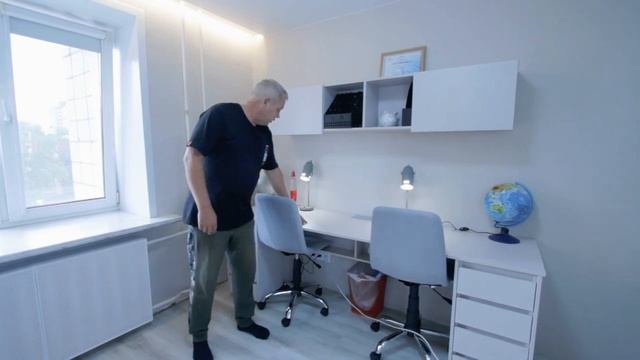 На 12 кв.м. уместили ВСЮ мебель для двух школьников _ Раскладные кровати, рабочи смотреть онлайн