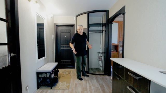 Радиусный шкаф-купе в прихожую _ Как скрыть трубы в коридоре Изящное и удобное и смотреть онлайн