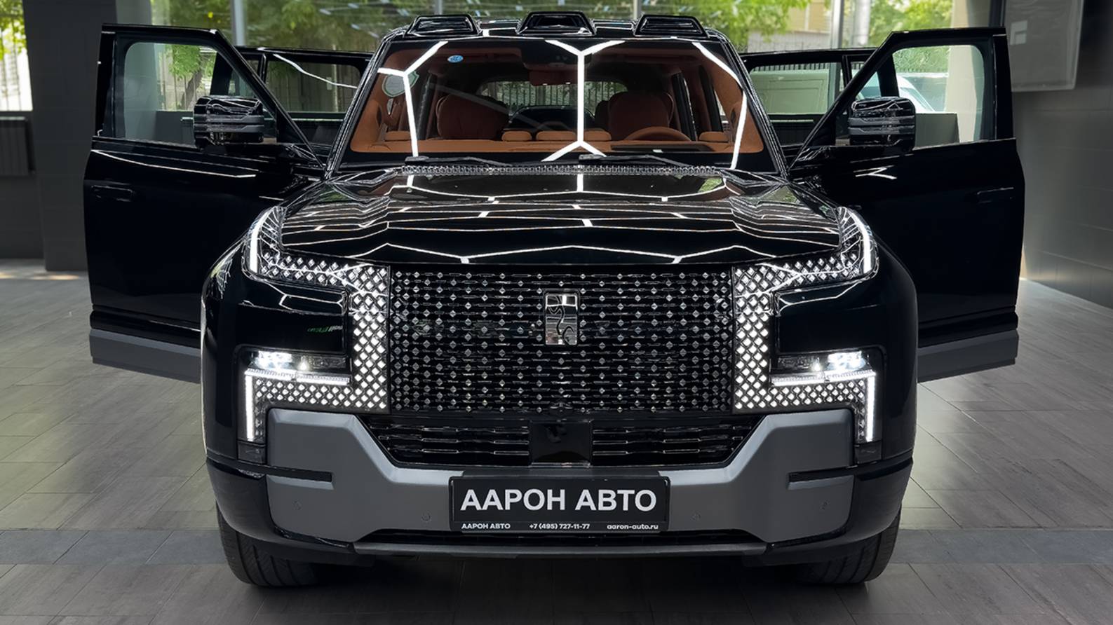 2025 BYD Yangwang U8 - Полноразмерный, высокотехнологичный внедорожник класса люкс смотреть онлайн