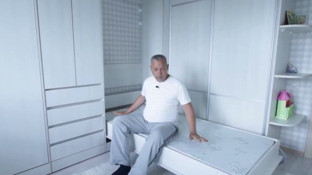 Кровать-трансформер _ Складная шкаф-кровать экономит место в детской комнате для смотреть онлайн