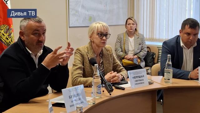 Тихвинские предприниматели обсудили пути развития и получили информацию о доступных мерах поддержки смотреть онлайн