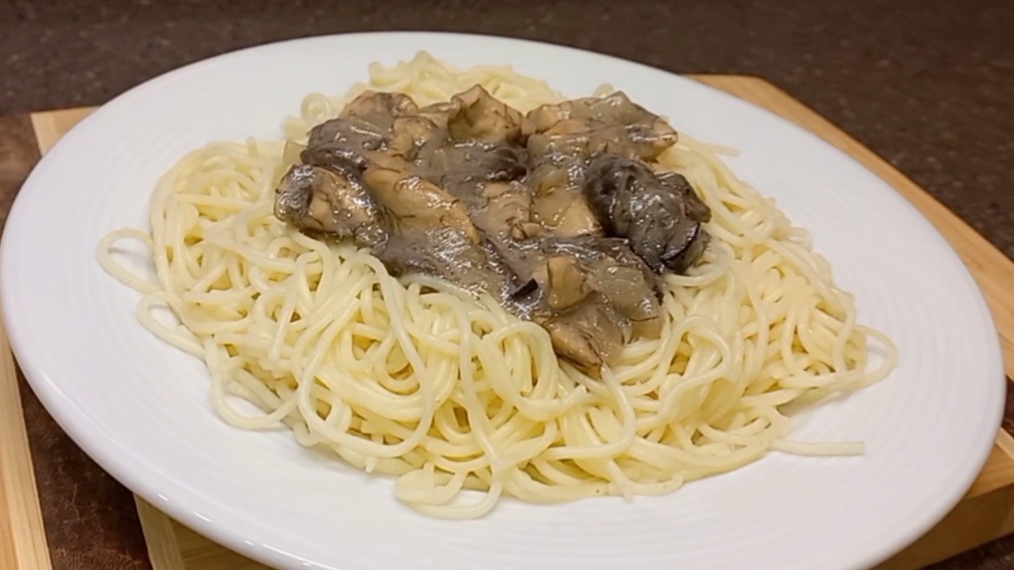 КУРИНАЯ ГРУДКА с Грибами в сметане Вкусный ужин на скорую руку смотреть онлайн