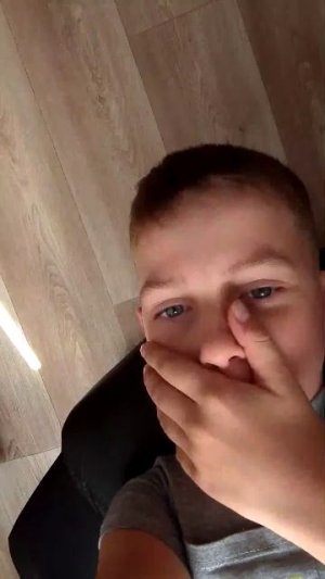 сижу ничего не делаю😢