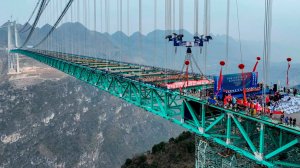 Самый высокий подвесной мост в мире успешно прошел финальные испытания в Китае