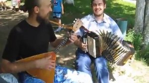 Частушки под гармонь  и балалайку