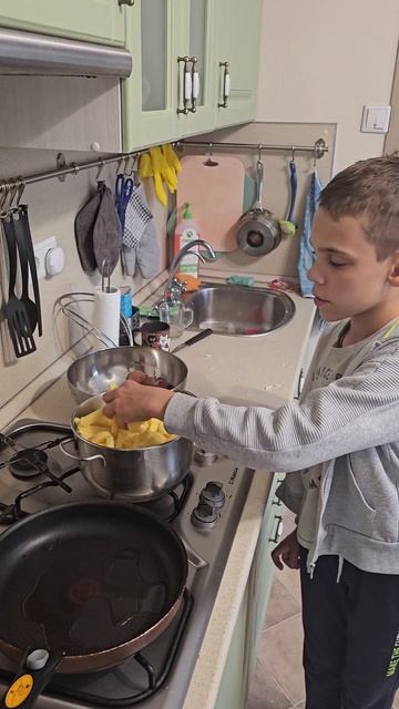 Жареная картошечка со стейком из свинины