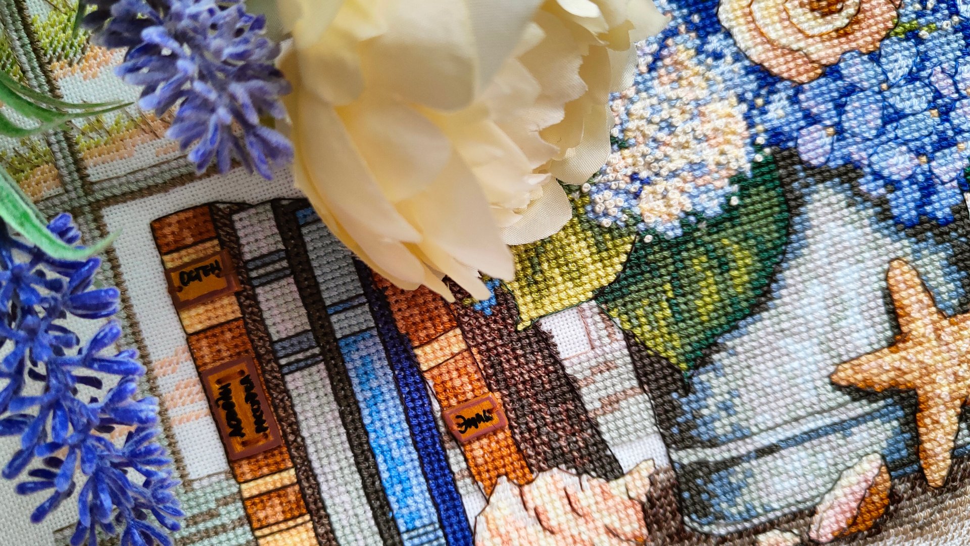 Гортензии и ракушки