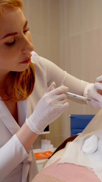 Коррекция подбородка филлером Radiesse смотреть онлайн