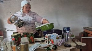 4 головы готовы/огурчики 5 банок/какой этап стройки