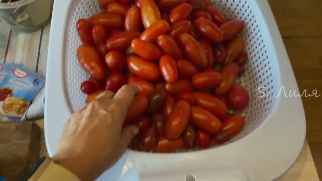 Помидоры с чесноком в желатине. Запасы на зиму смотреть онлайн