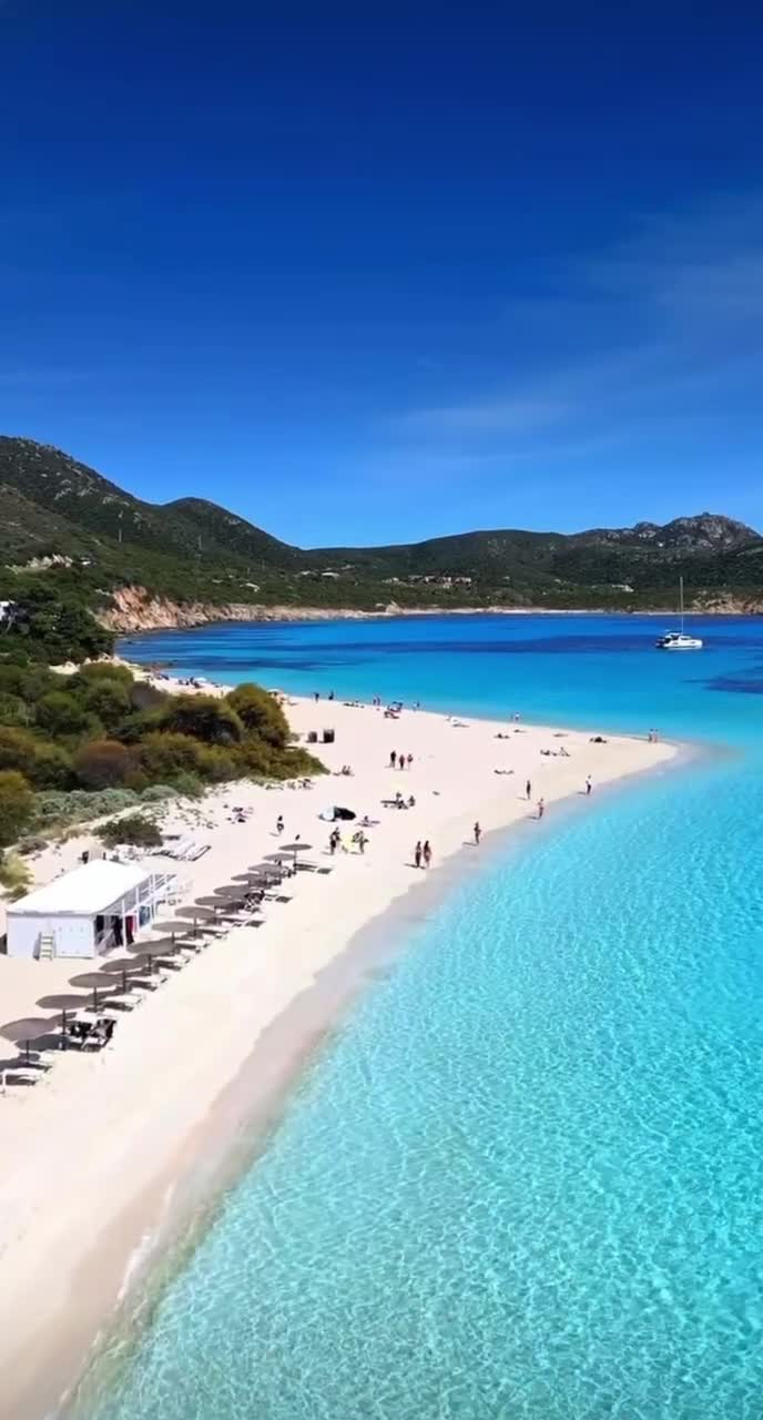 Пляж Туэрредда - это удивительное место на Сардинии, известное своей живописностью и уникальной ф... смотреть онлайн