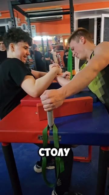 Начинающий армрестлер Саня Спасокукоцкий смотреть онлайн