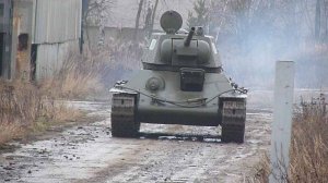 Обкатка танка Т-34 "Снайпер" после ремонта, танковый музей в Кубинке, декабрь 2008