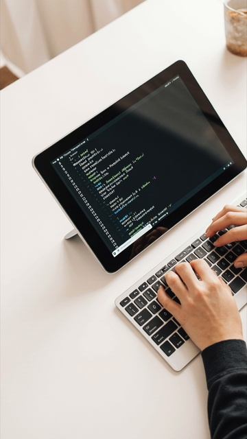 ЛУЧШИЙ телефон программиста...? смотреть онлайн