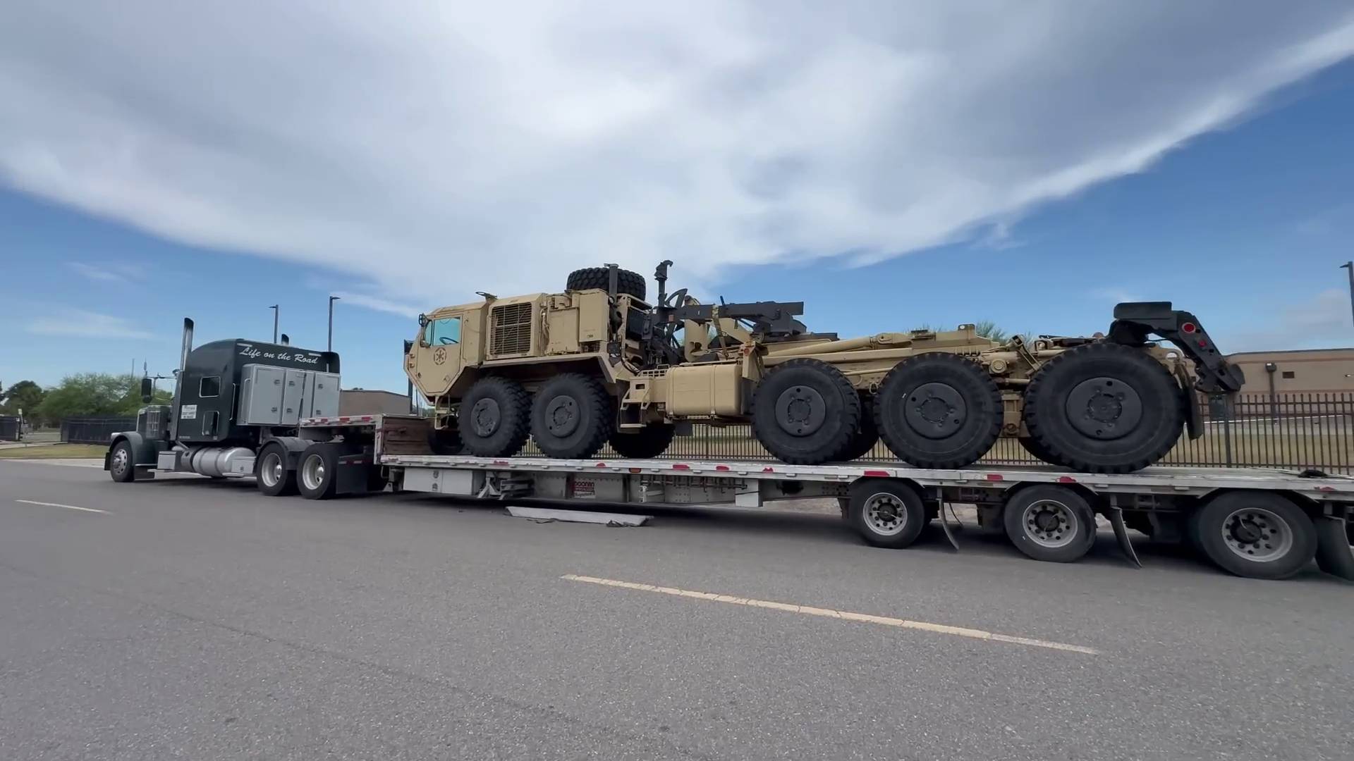 РАБОТА НА ПРЕДЕЛЕ: ЗАГРУЗКА ПЯТИМОСТОВОЙ ТЕХНИКИ. Дальнобой по США: Судьба Дорога смотреть онлайн