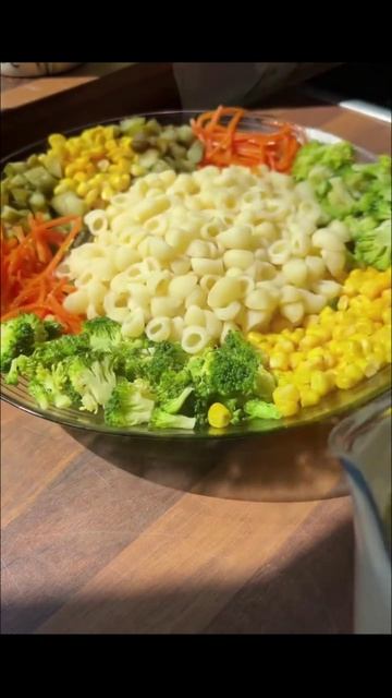 Салат с макаронами