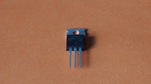 Стабилизатор напряжения с MOSFET транзистором.