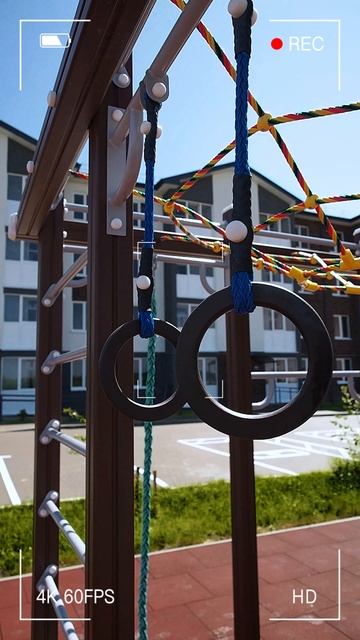 Где-то скучает одна квартира без хозяев, без порядка и уюта…