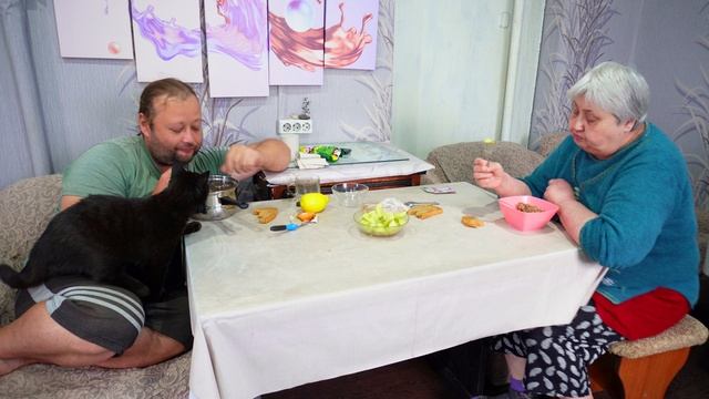 Сколько картошки я накопал мама пенсионерка плачет кушать будет нечего придется покупать ДЕРЕВЕНСКИЕ смотреть онлайн