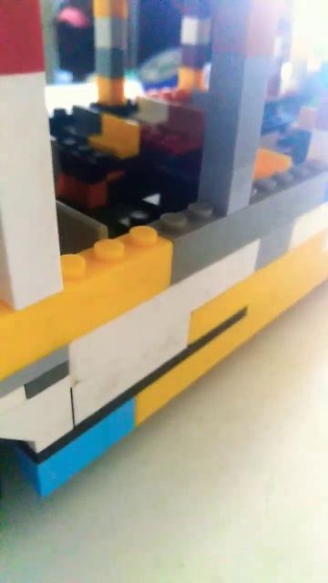 Лиаз 5256 01 в масштабе 1:26 из Lego.