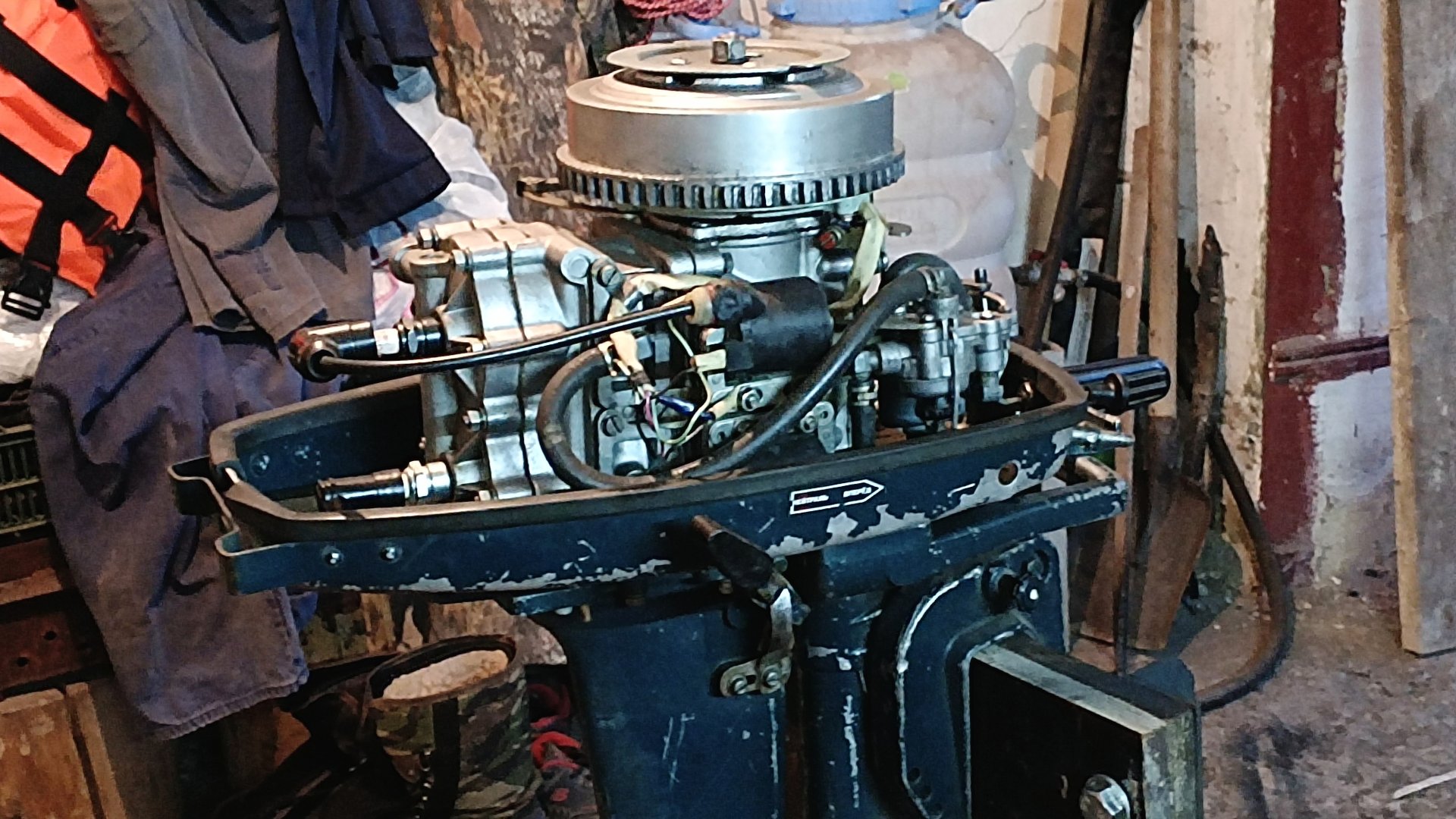 Стойка для лодочного мотора из подручных материалов своими руками.