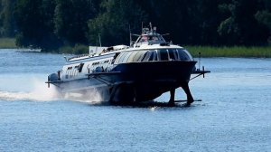 суда на подводных крыльях «Ракета», «Метеор», «Комета» и «Беларусь»